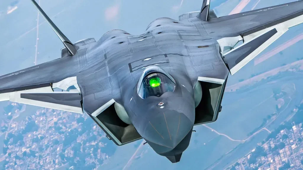 Истребитель J-20 в составе китайских ВВС