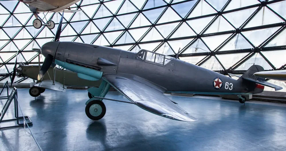 Истребитель Messerschmitt Bf-109G-2 в Музее воздухоплавания в Белграде