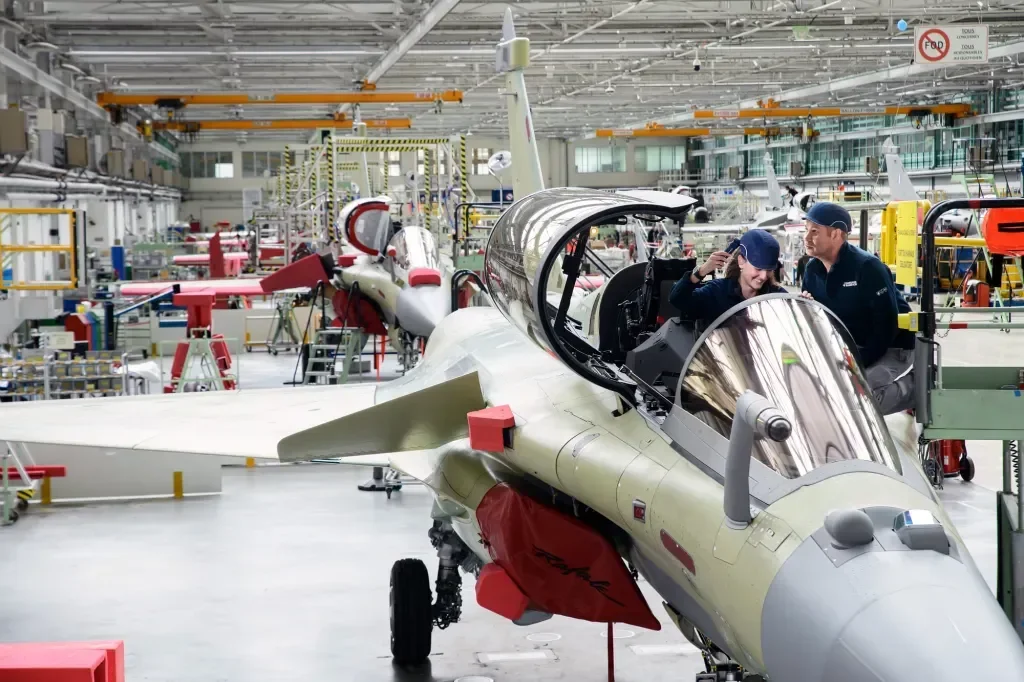 Линия сборки Rafale на заводе Dassault Aviation в Мериньяке, Франция