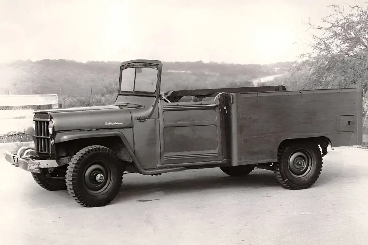 Cargo Personnel Carrier: боевой Willys для эмира